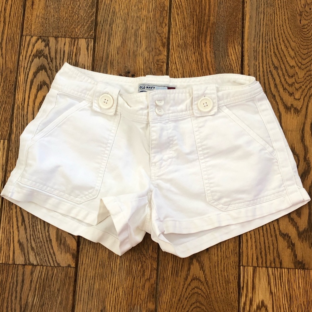 Old Macy white short shorts ( low waist ) size : 1